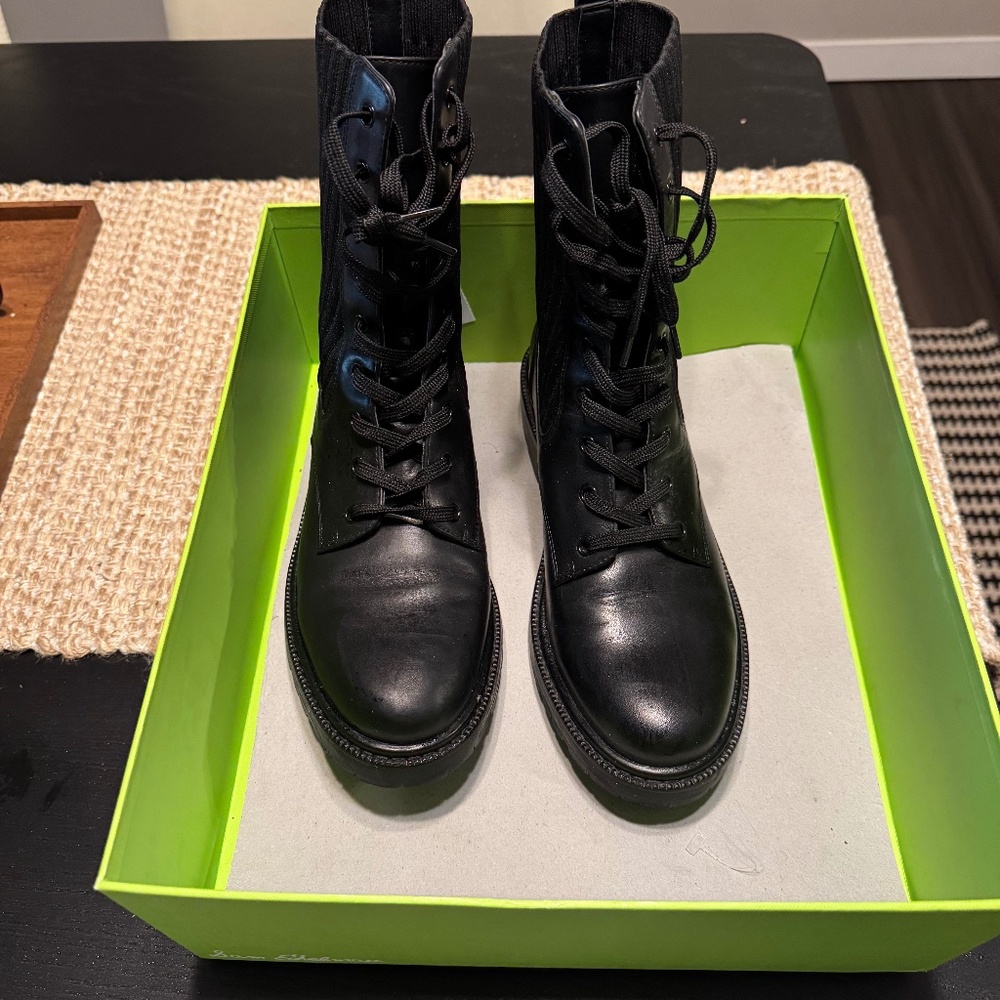 Sam boots